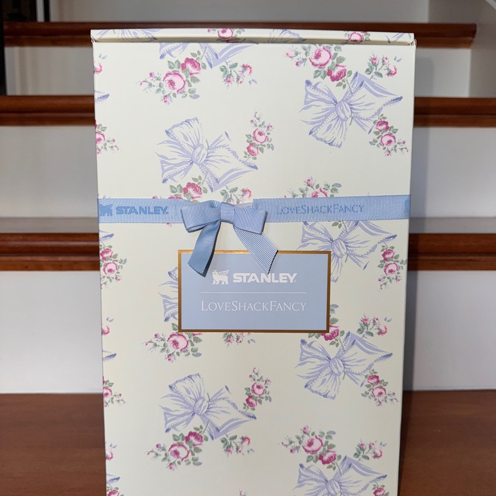 Stanley x LoveShackFancy Holiday Quencher - 40 oz - Rosa Beaux Blue
